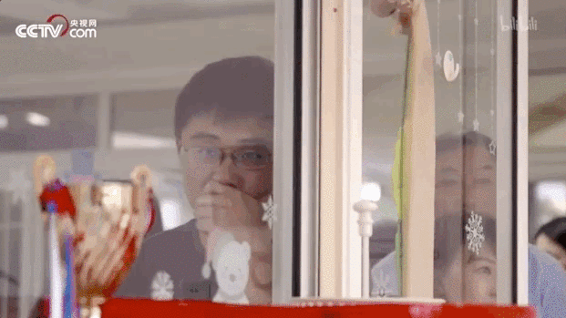 8cf209d6ea3b4591a62d3244190c97a6.gif